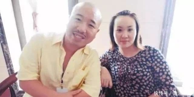 "刘能"王小利,隐瞒了20年的漂亮老婆,原来是我们熟悉的她!