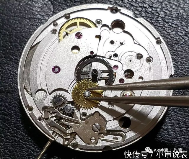 拆卸海鸥2824-2手表机芯全过程