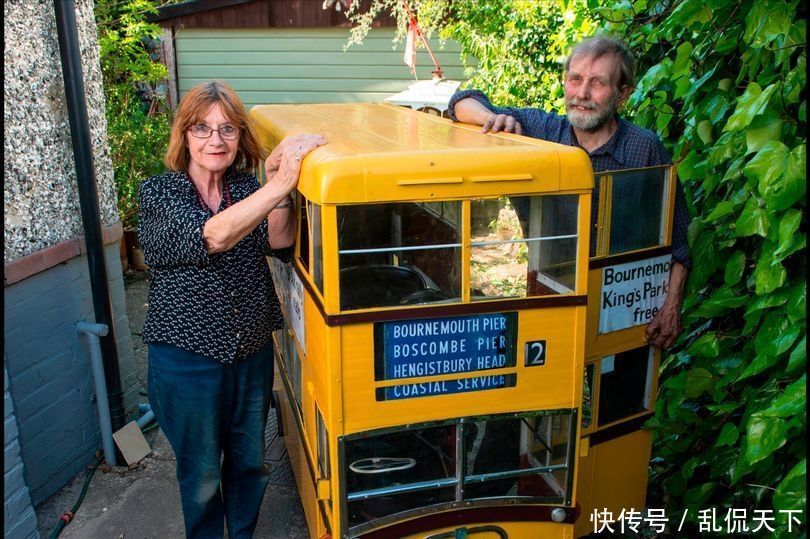 用品太喜欢开公交车,将电动车改造成迷你机械家庭男子双层图片