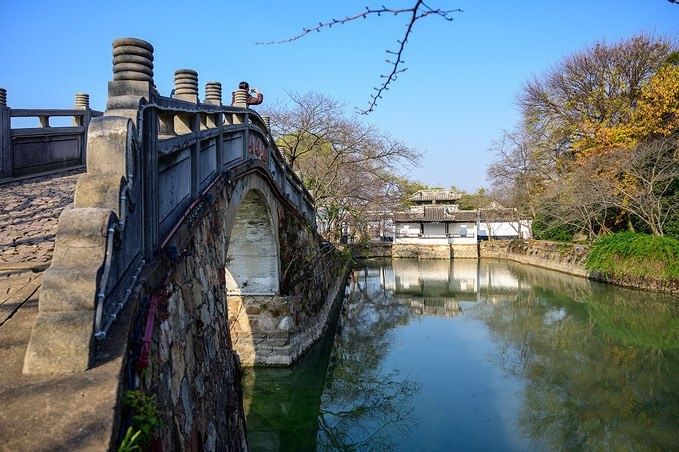 长春桥",相信大家对于这座石桥并不陌生了,是鼋头渚春季赏樱的最佳