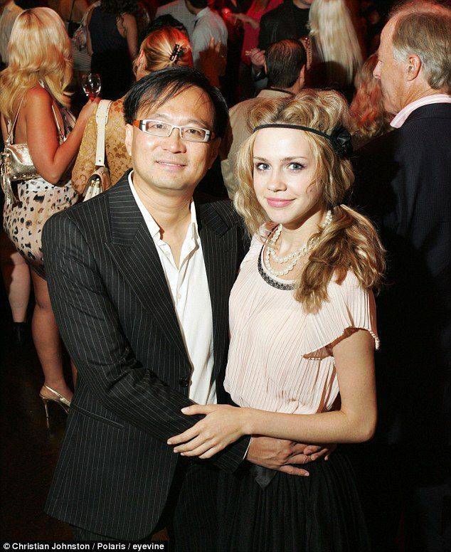 t010f1685243f79cee9.jpg?size=634x776