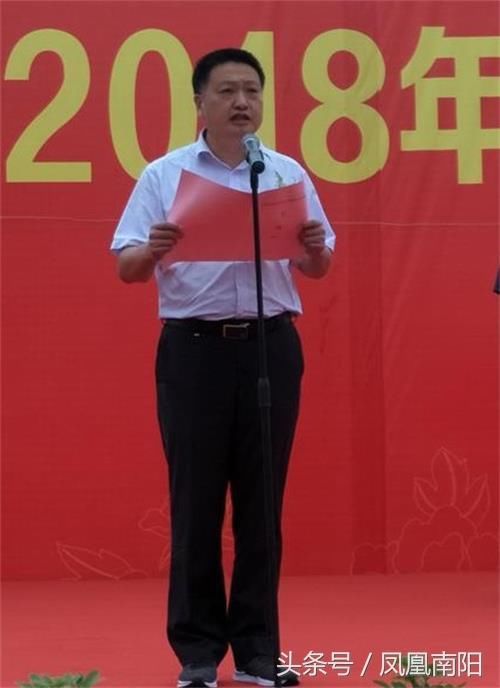 首页 讲话  邓州市委常委,副市长贺迎,宣传部长丁心强,副市长许惠龙