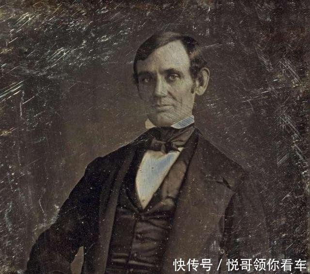 这是1846年林肯拍摄的第一张银板照片.