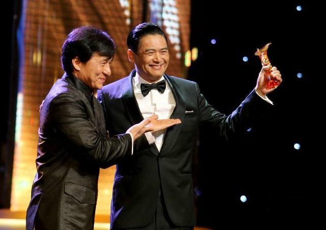 周润发和成龙_周迅和周润发剧情介绍