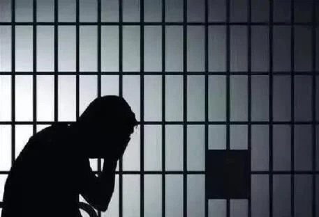 妻与“村书记”生不正当关系，男子向对方要钱获刑