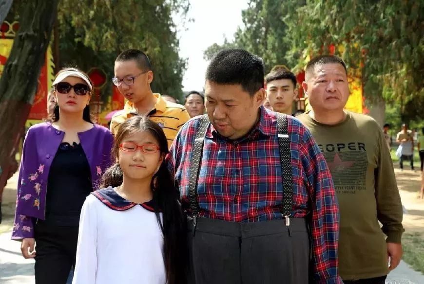 毛新宇唯一的儿子毛东东近照,身高一米八一表人才,网友:太帅了