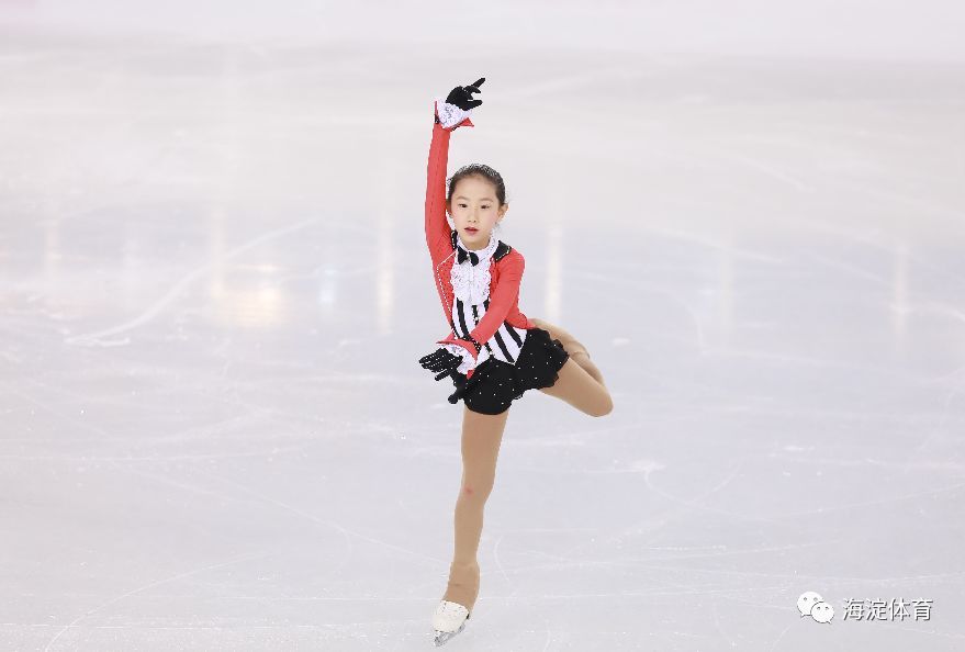 安香怡代表 北京世纪星滑冰俱乐部获得 第一名 △安香怡比赛视频 精英