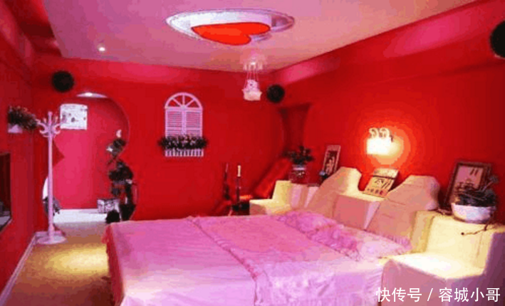 小酒店到情趣女子开房,一夜后情侣起不来身男交情趣用品图片