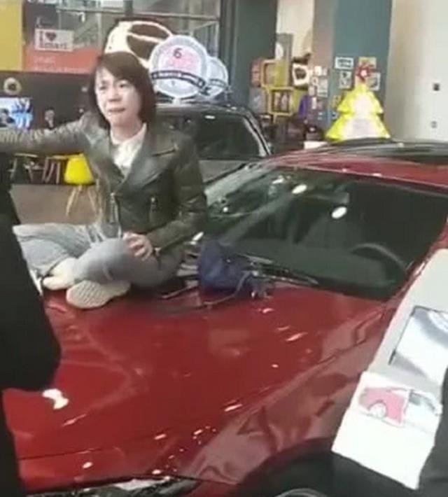 西安奔驰事件再发酵女车主策划公司炒作演员,网络上流言蜚语!