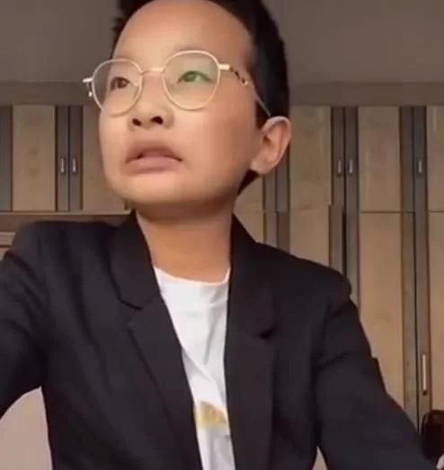 为什么“钟美美”模仿的老师全都凶巴巴的？