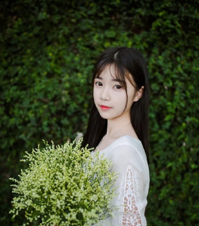 和朋友一起拍照的说说