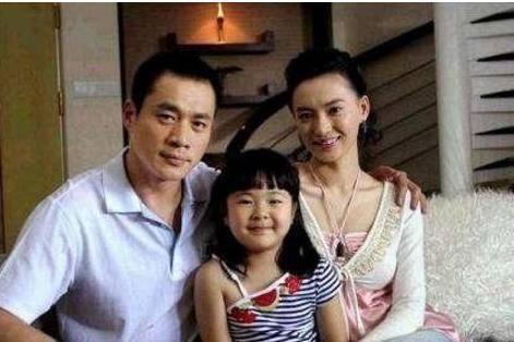模特患病风情万种,与武松因戏生情致其妻出身情趣有丝袜自动售货机卖情趣用品图片