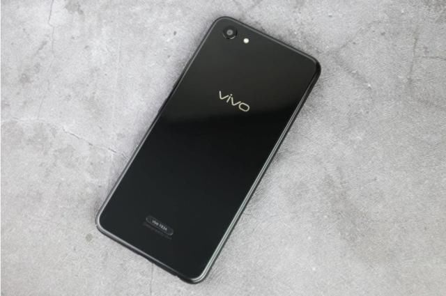 全屏耀出彩,vivo y83