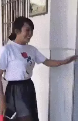 为什么“钟美美”模仿的老师全都凶巴巴的？