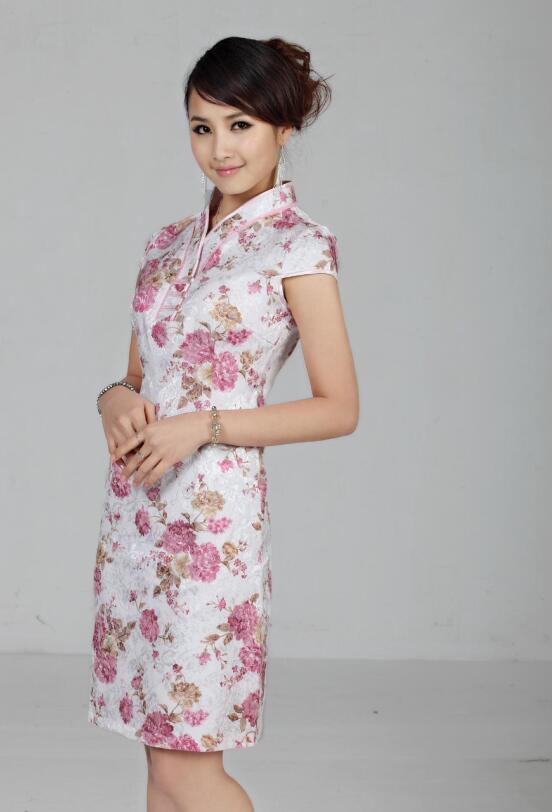 美女旗袍情趣摄影欣赏:红河热点全球的片美女好看图片