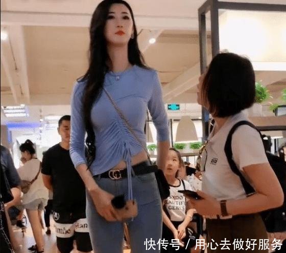 赵世平的诗歌:逛商场遇俩女篮队员