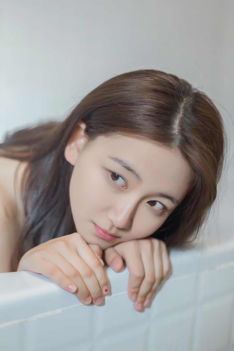 白嫩性感芭蕾美女浴巾抹胸大胆写真图片双人舞浴室性感图片