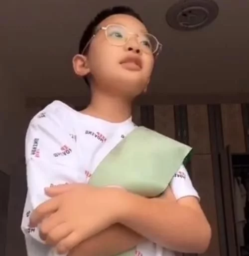 为什么“钟美美”模仿的老师全都凶巴巴的？