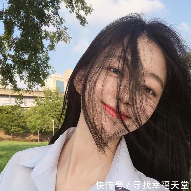 女生摸男生脸什么意思