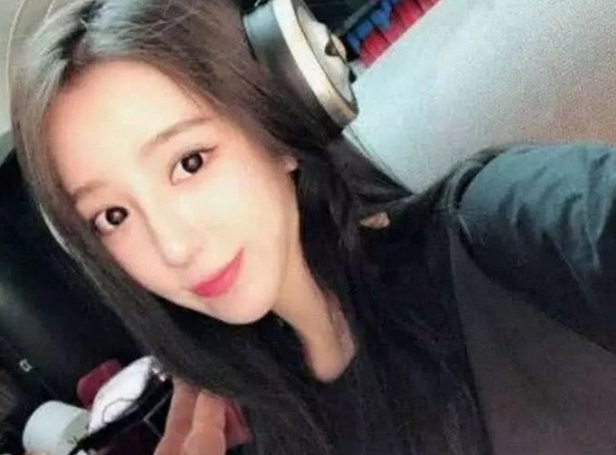 抖音"喵咪胸"美女火了,当镜头往下拉的那一刻,网友:已