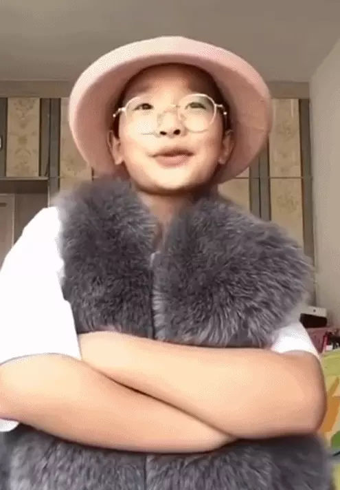 为什么“钟美美”模仿的老师全都凶巴巴的？