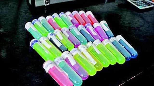 为什么汽车防冻液还分不同的颜色？