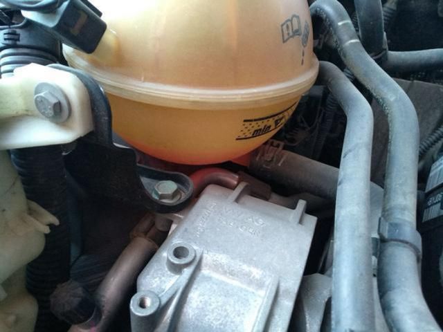 为什么汽车防冻液还分不同的颜色？