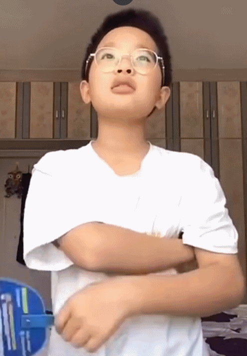 为什么“钟美美”模仿的老师全都凶巴巴的？