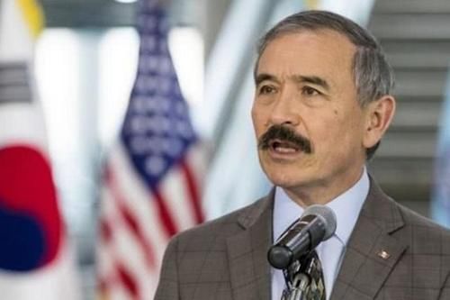 日裔美驻韩大使留小胡子惹不满：我可是美国大使