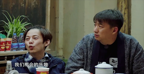 向往的生活:何炅说话被黄磊打断,怎么都插不上嘴,表情