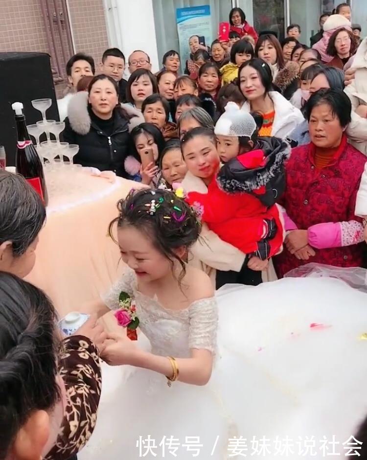 成都最美袖珍女孩杨萍