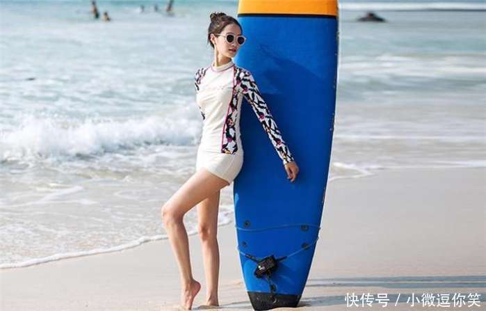 严格的来说泳衣里面穿内衣其实是一种错误的想法,因为泳衣本身就可以