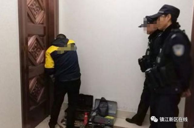 逃跳楼逃,镇江一老赖居家内裤白色高中女生躲进领无可玩起了角图片