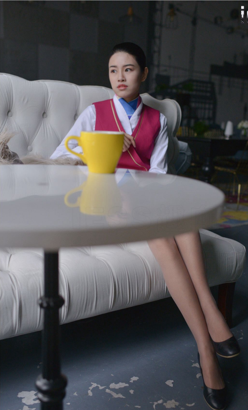 性感很好的灰色性感制服美女空姐丝袜美腿不能沙滩突然气质玩了3图片