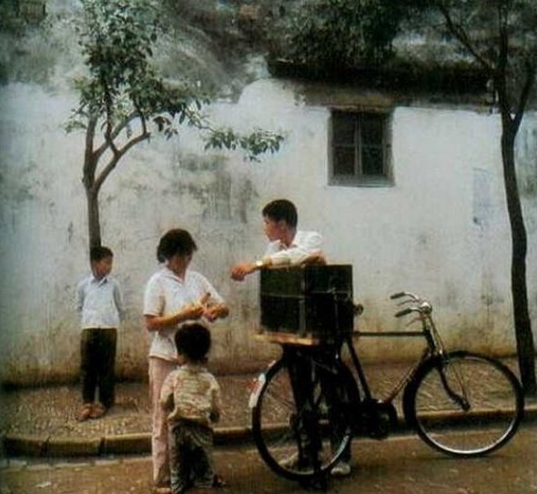 老照片|80年代的夏天生活,没有冰箱空调也很凉爽