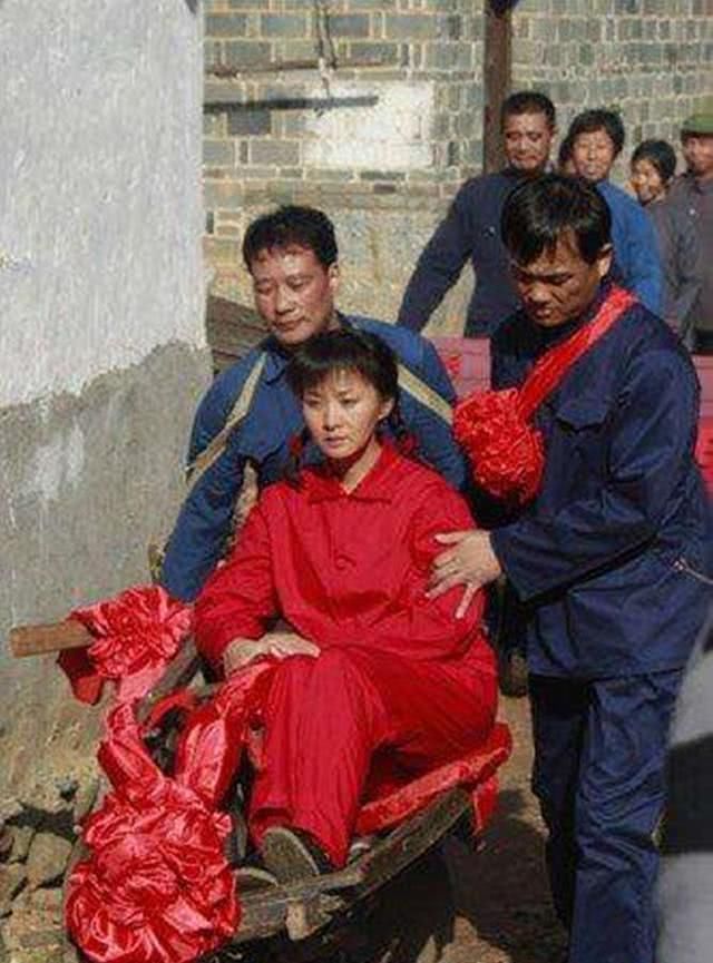 1985年中国农村老照片:张张经典,图5是多少人的童年娱乐