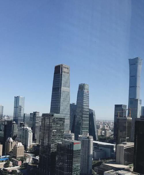 北京cbd的中国尊彰显惊人高度效果:25公里外的西山一目了然