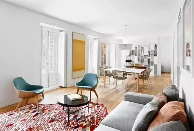 简单的大白墙和木纹砖结合就很美6 简单的大白墙和木纹砖结合就很美6