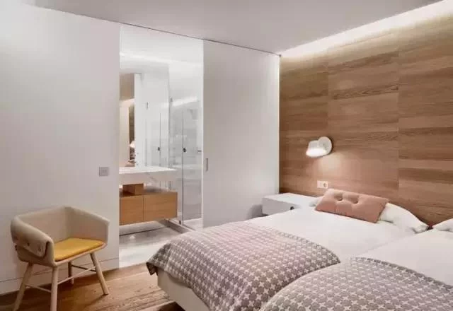 简单的大白墙和木纹砖结合就很美8 简单的大白墙和木纹砖结合就很美8