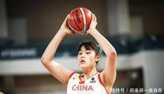 女版奥尼尔!北师大女篮新星刘禹彤,恐怖统治力纵横女子篮球