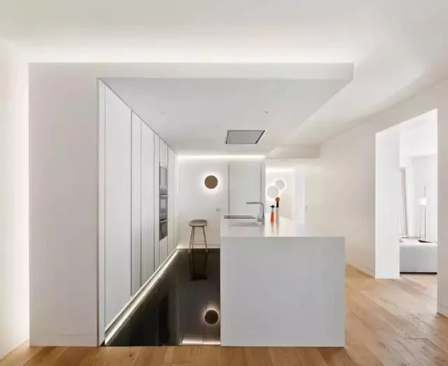 简单的大白墙和木纹砖结合就很美3 简单的大白墙和木纹砖结合就很美3