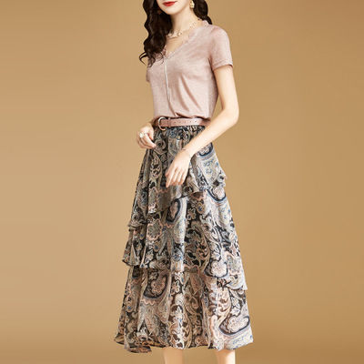 女人在家这样穿，果然不媚不露又迷人，逛街配高跟鞋，迷倒一大片