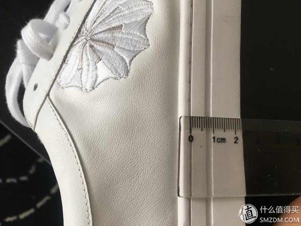 【好物分享】 篇十:方头AJOY SAHU小白鞋，穿出与众不同style!