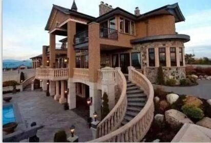 黄晓明含泪发文是卖惨?还是真有人想绊倒他?四处豪宅说明一切