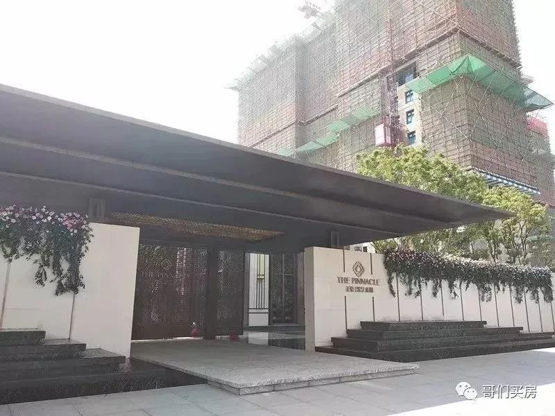南京河西中一套复式豪宅要卖4.3万\/!挂牌1个月