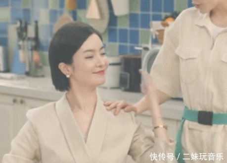 『李晟』李晟李佳航基因太强大,看到1岁半儿子罕见正脸,妥妥的小正太