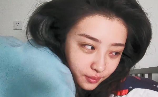 『生素』训练生素颜：赵小棠无变化孔雪儿满脸痘，看到许佳琪：还有这操作