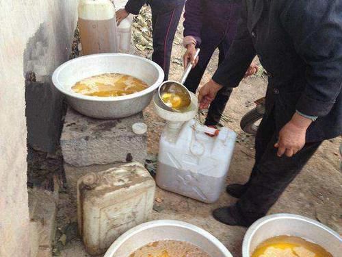  「油坊」农村油坊“免费压榨花生油”，只要花生饼渣，靠什么盈