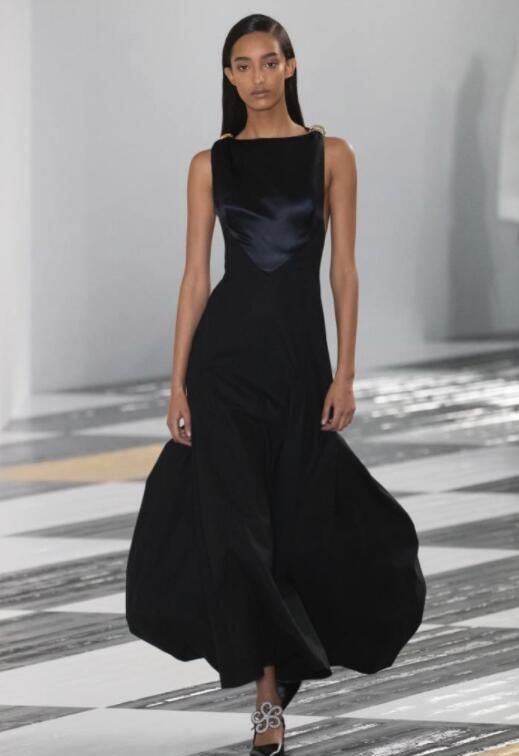  #女装#LOEWE罗意威2020秋冬女装，一场关于游乐的时尚秀