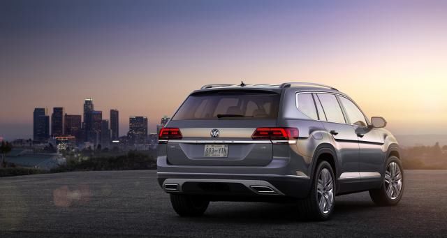  『内饰设计』40万之内大中型SUV 途昂和昂科旗谁性价比高更高？
